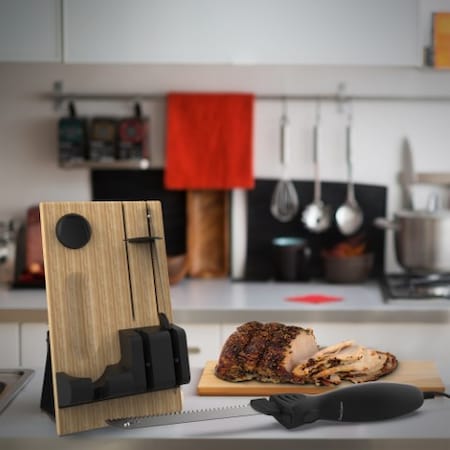 Hastings Home Electric Carving Knife Set, 2 Stainless Steel Blades, Comfort Grip Handle and Wood Storage Block 129832QDS